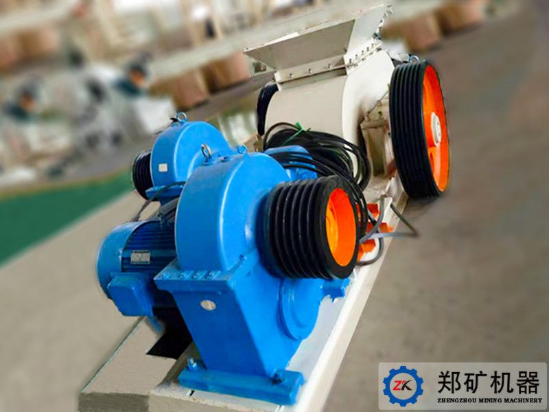 對輥破碎機.jpg 對輥破碎機.jpg